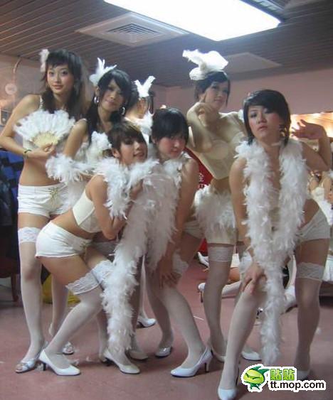 �ݳ���̨������Ů ̫�����˰ɣ�