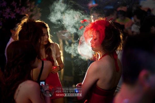 ϸ����ҹ������Щ�Ȼ������������ǣ�ͼ��